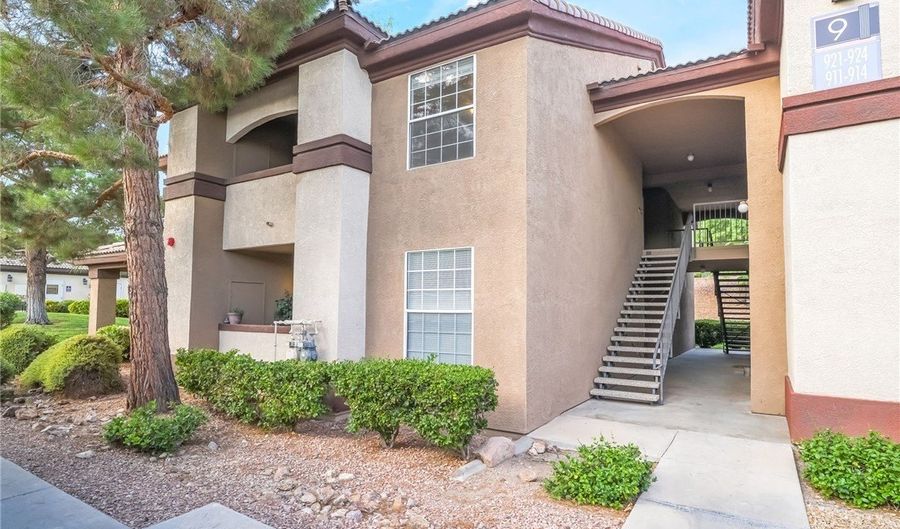231 W Horizon Ridge Pkwy 921, Henderson, NV 89012 - 2 Beds, 2 Bath