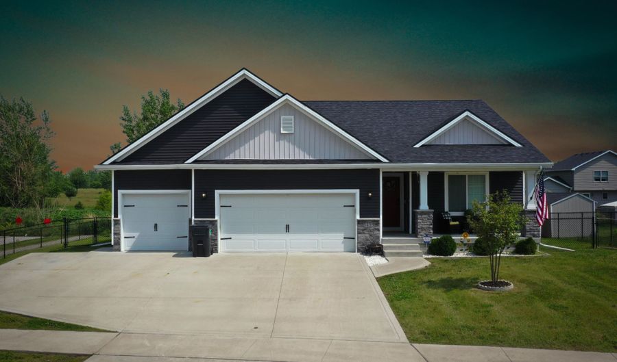 5453 Rowling Dr, Ames, IA 50014 - 3 Beds, 2 Bath