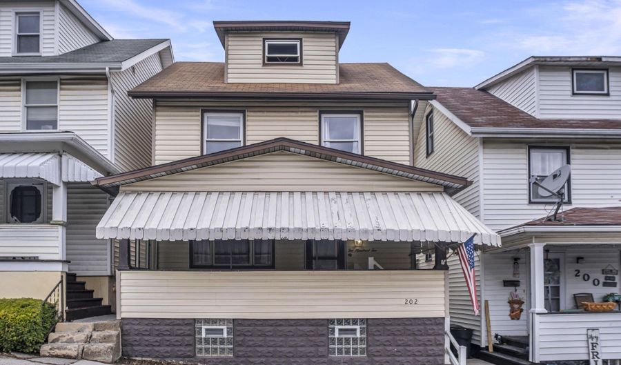 202 Bell Ave, Altoona, PA 16602 - 3 Beds, 2 Bath