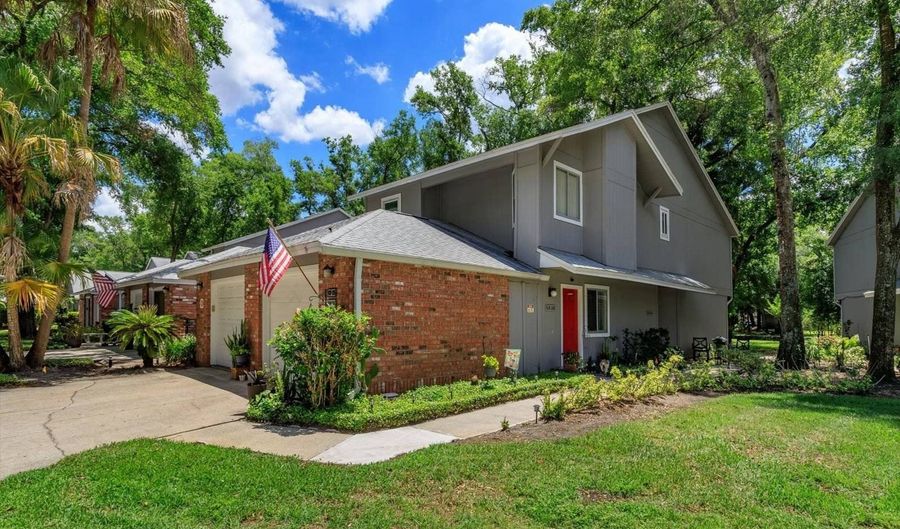 626 Red Oak Cir, Altamonte Springs, FL 32701 - 2 Beds, 2 Bath