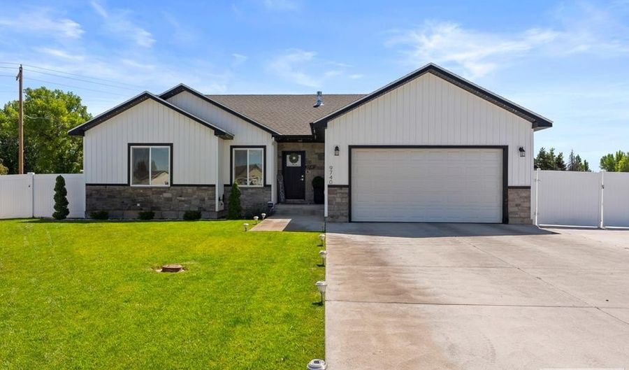 9740 N Jessie Ave, Idaho Falls, ID 83401 - 3 Beds, 2 Bath