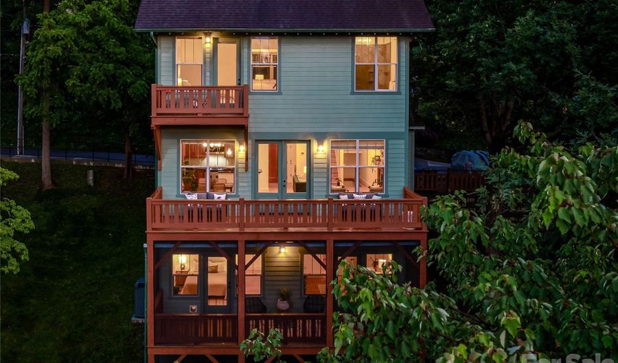 14 Sunset Dr, Asheville, NC 28804 - 3 Beds, 3 Bath