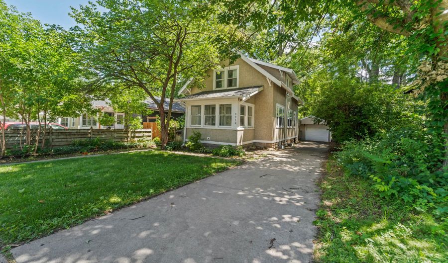 2912 Wood St, Ames, IA 50014 - 4 Beds, 2 Bath