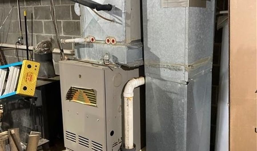 5449 N Terry Rd, Austin, IN 47102 - 4 Beds, 2 Bath