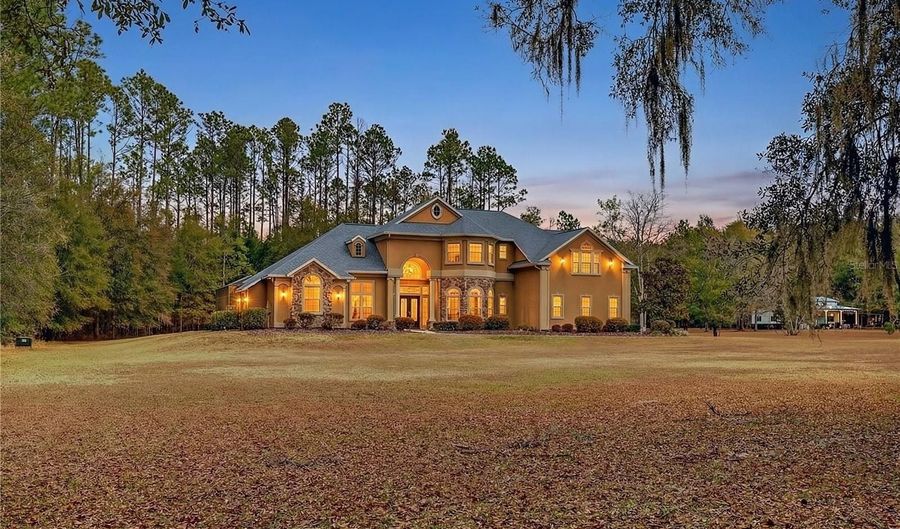 19056 NW 72ND Ave, Alachua, FL 32615 - 5 Beds, 5 Bath