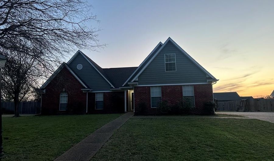 505 Lakewood Dr, Batesville, MS 38606 - 3 Beds, 2 Bath