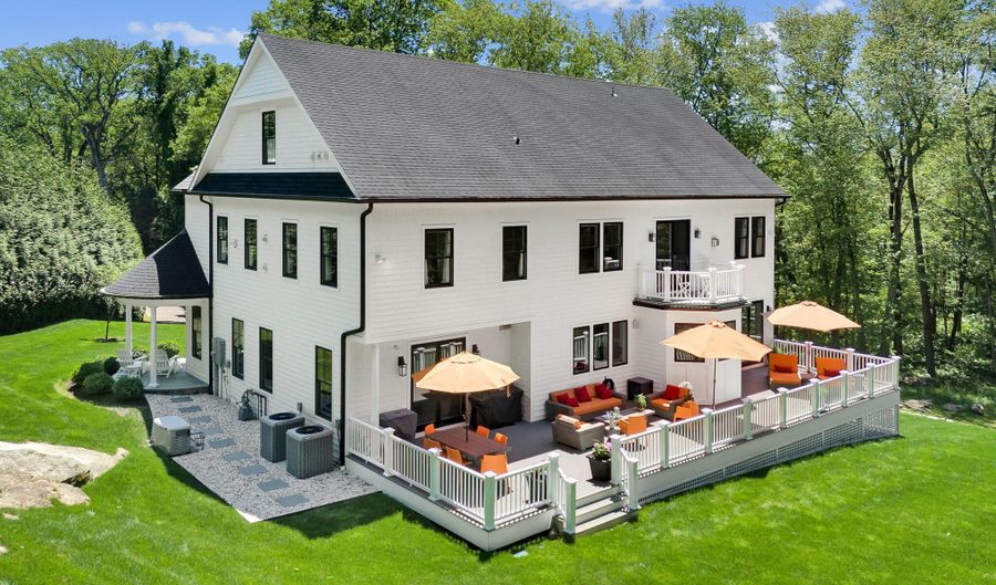 16 Lia Fail Way, Cos Cob, CT 06807 - 5 Beds, 5 Bath