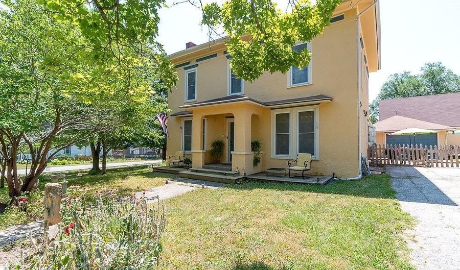 703 Jersey St, Baldwin City, KS 66006 - 4 Beds, 2 Bath