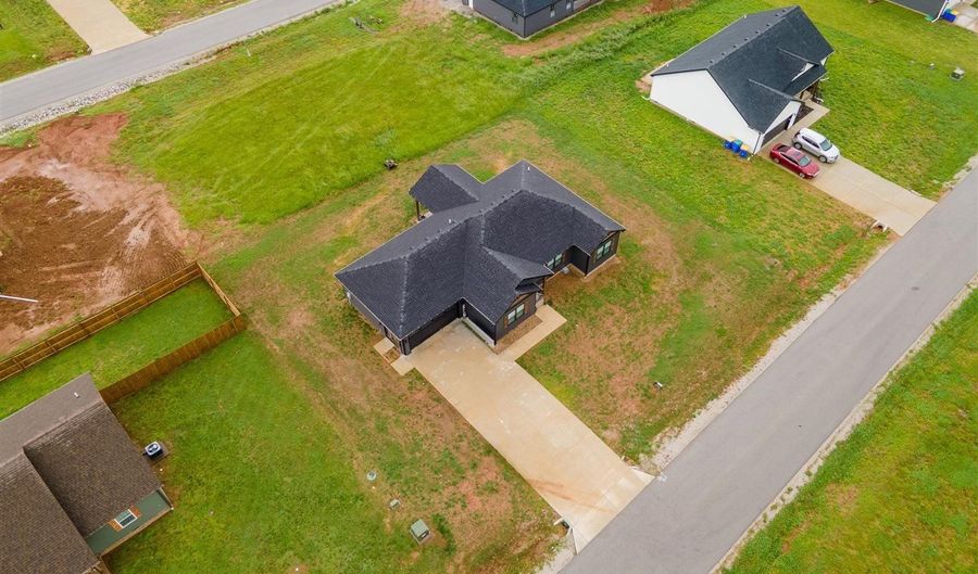 109 Rittenberry Dr, Auburn, KY 42206 - 3 Beds, 2 Bath