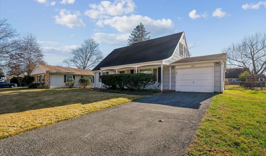 2820 BELAIR Dr, Bowie, MD 20715 - 4 Beds, 2 Bath