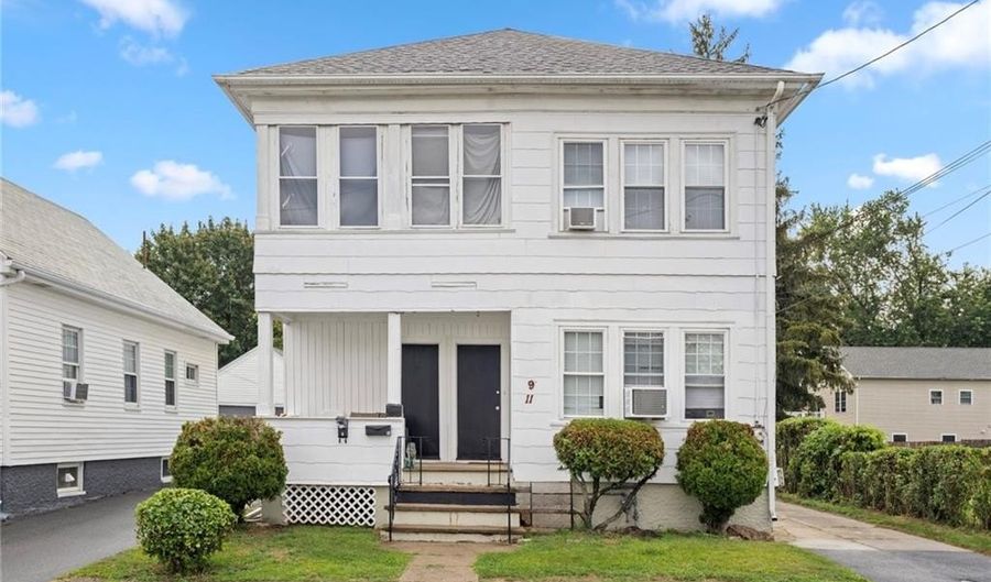 9 Southern St, Cranston, RI 02920 - 4 Beds, 2 Bath