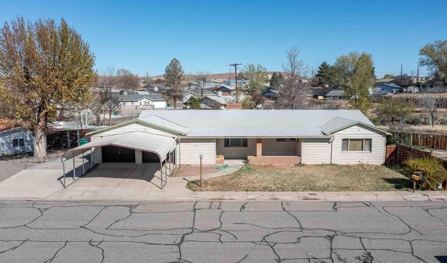 303 MESA Dr, Aztec, NM 87410 - 3 Beds, 3 Bath