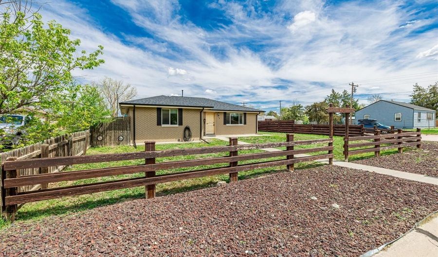 710 4th St, Bennett, CO 80102 - 3 Beds, 2 Bath
