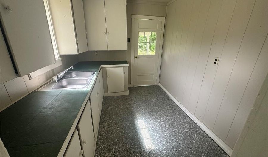 523 London St, Alma, AR 72921 - 2 Beds, 1 Bath