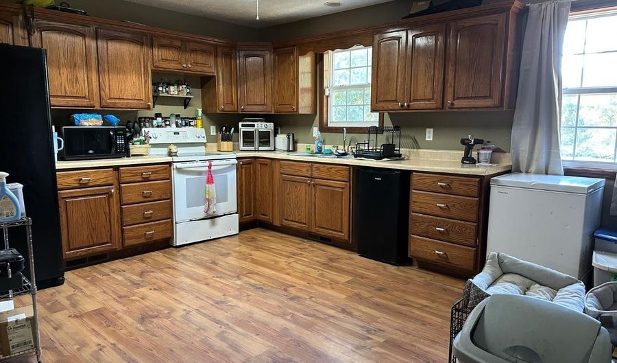 114 Little Creek Cir, Ash Flat, AR 72513 - 2 Beds, 1 Bath