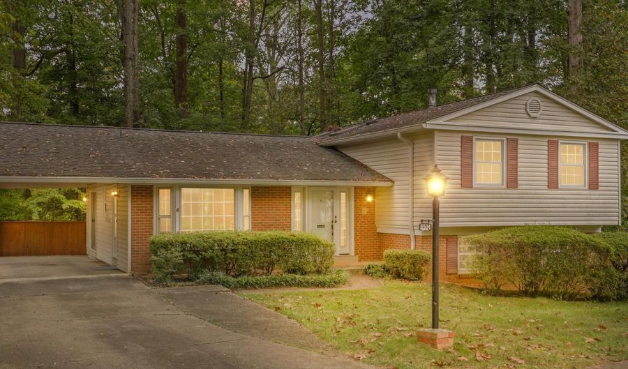 8504 CANTERBURY Dr, Annandale, VA 22003 - 4 Beds, 3 Bath