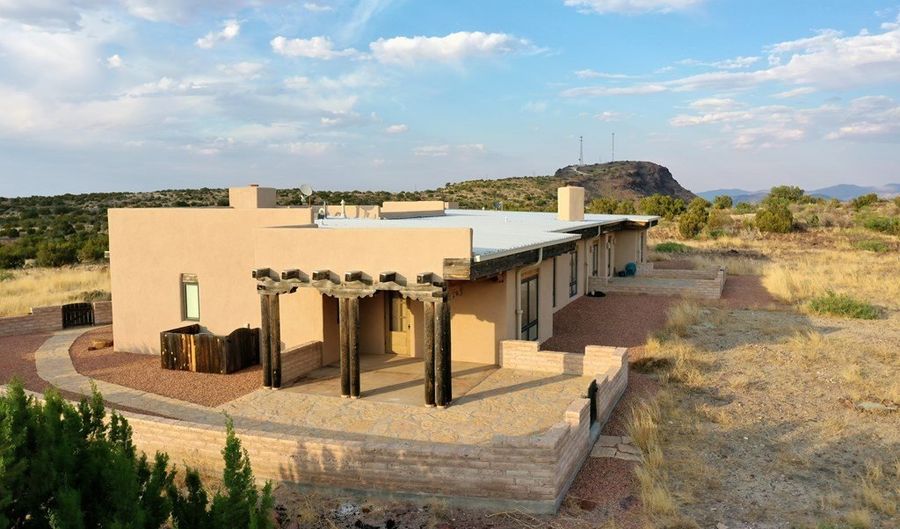 3 Dark Sky, Alpine, TX 79830 - 5 Beds, 3 Bath