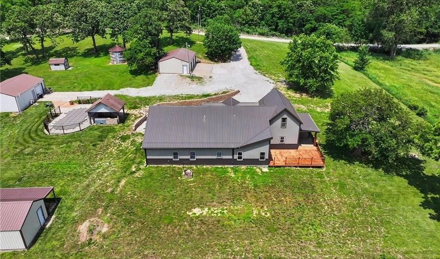 19164 258th Rd, Atchison, KS 66002 - 4 Beds, 4 Bath