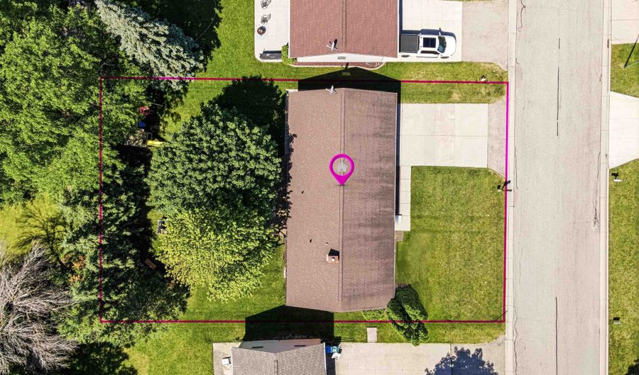 2025 W HARVEST Dr, Appleton, WI 54914 - 4 Beds, 3 Bath