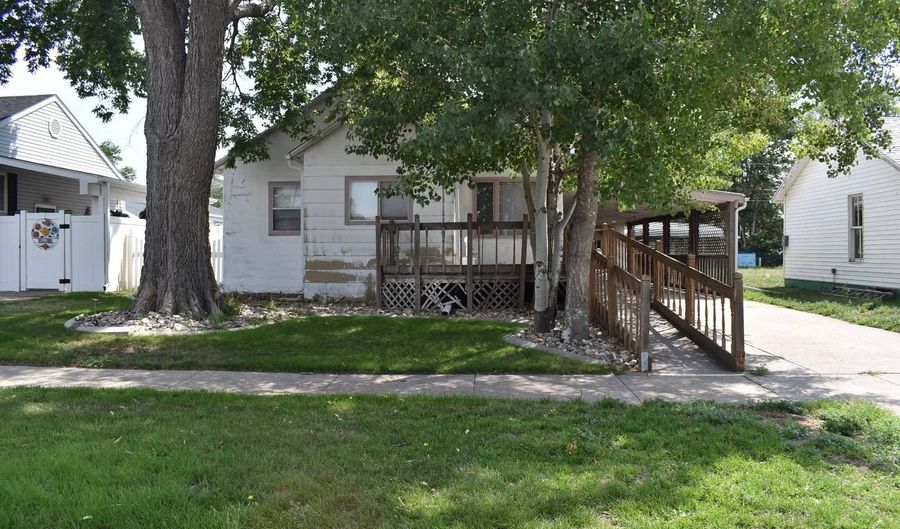 917 Missouri, Alliance, NE 69301 - 3 Beds, 2 Bath