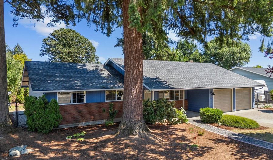 217 SW 2ND Ct, Battle Ground, WA 98604 - 3 Beds, 2 Bath