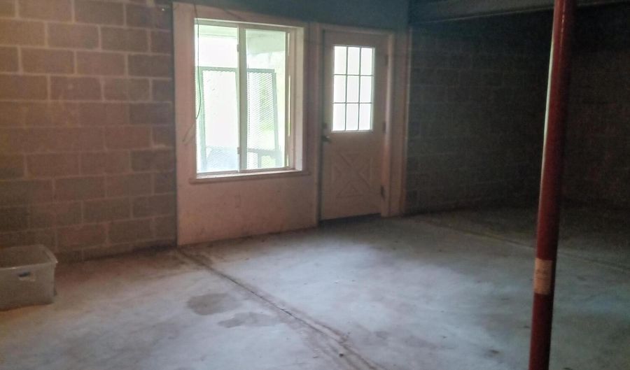 534 E Siena Heights Dr, Adrian, MI 49221 - 3 Beds, 2 Bath