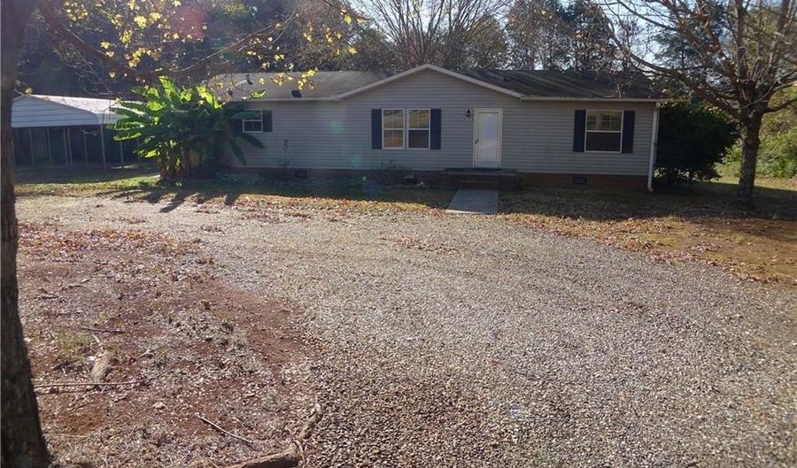 4350 US Highway 158, Advance, NC 27006 - 3 Beds, 2 Bath
