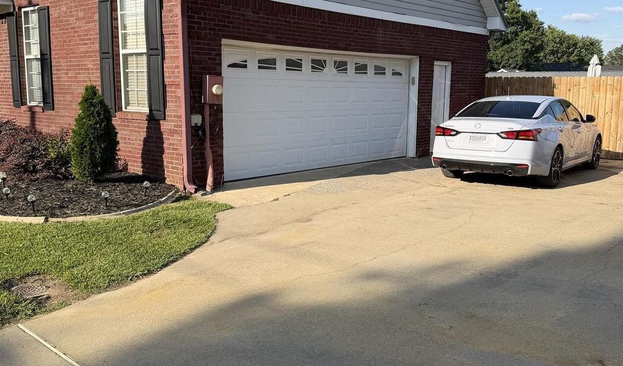 304 Hannah Ave SE, Attalla, AL 35954 - 4 Beds, 2 Bath