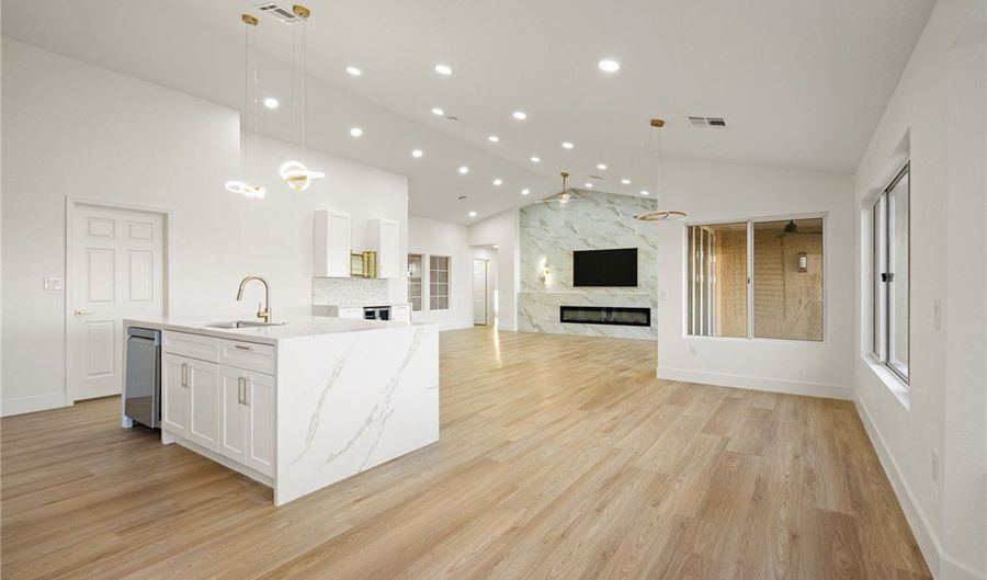 2808 Crown Ridge Dr, Las Vegas, NV 89134 - 2 Beds, 2 Bath