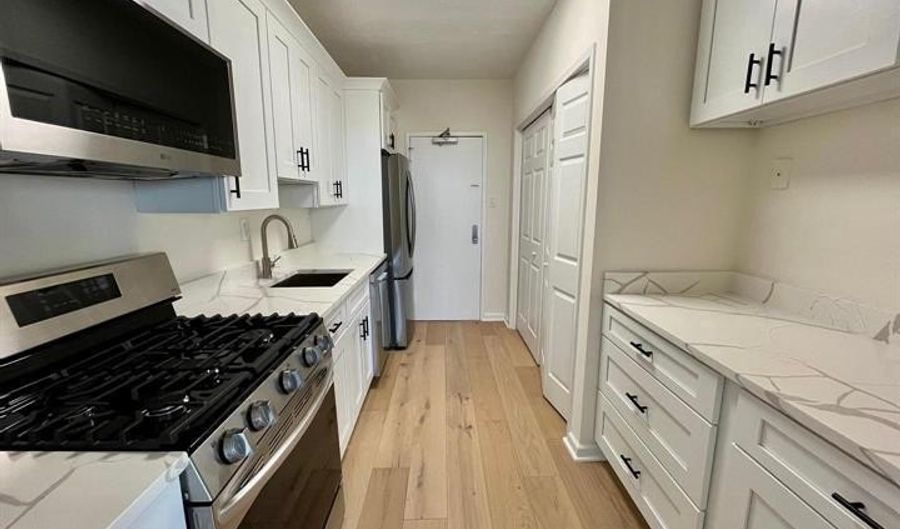 4141 N HENDERSON Rd 912, Arlington, VA 22203 - 1 Beds, 1 Bath