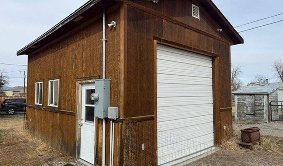207 Harris, Big Timber, MT 59011 - 2 Beds, 1 Bath