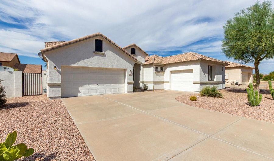 2936 E HAZELTINE Way, Chandler, AZ 85249 - 4 Beds, 2 Bath