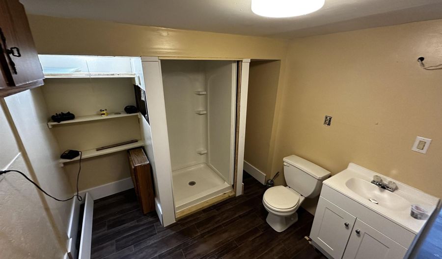 1118- B W 17th St B, Bedford, IN 47421 - 1 Beds, 1 Bath