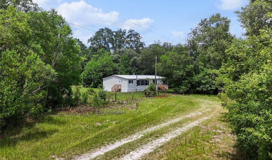 600 SW 15TH Ct, Bell, FL 32619 - 3 Beds, 2 Bath