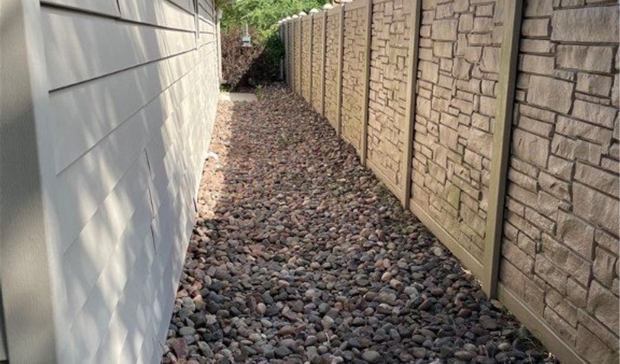 612 Loring St, Altoona, WI 54720 - 2 Beds, 1 Bath