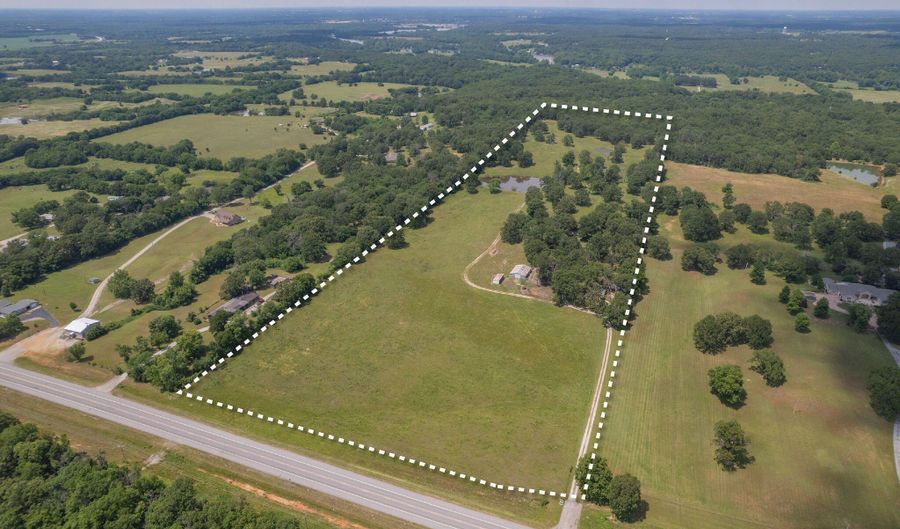 8511 SE Highway 166, Baxter Springs, KS 66713 - 2 Beds, 2 Bath