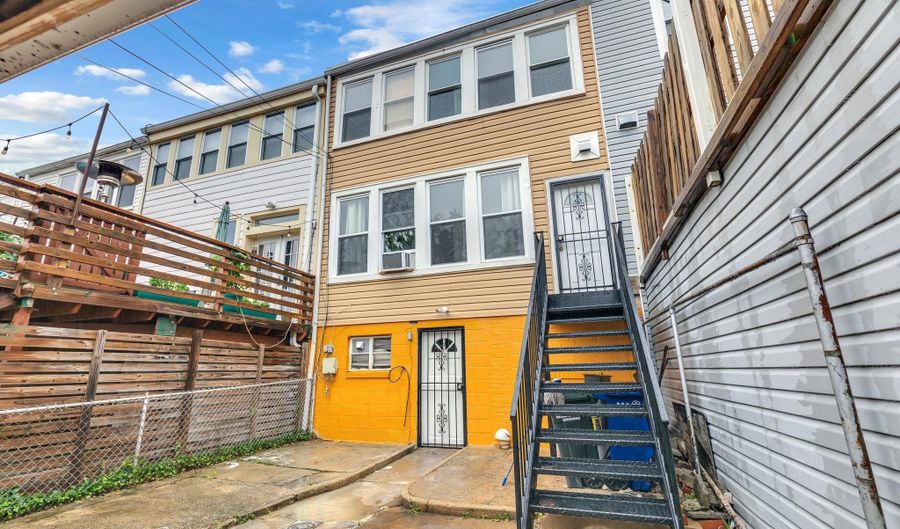 828 ALLISON St NW, Washington, DC 20011 - 3 Beds, 4 Bath