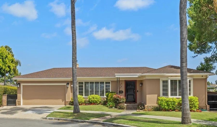 4343 Ridgeway Dr, San Diego, CA 92116 - 4 Beds, 4 Bath