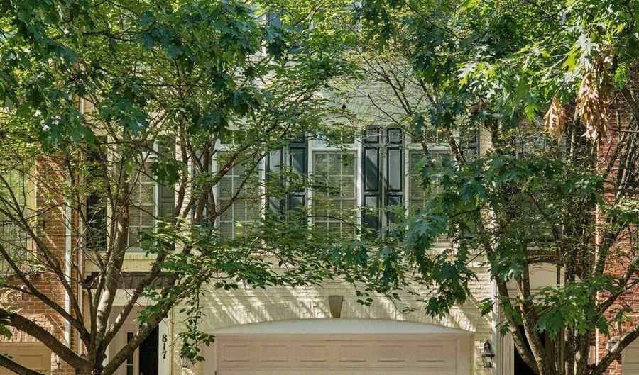 817 OAK KNOLL Ter, Rockville, MD 20850 - 3 Beds, 4 Bath