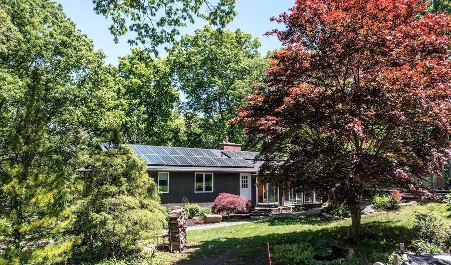 98 Fairy Dell Rd, Clinton, CT 06413 - 4 Beds, 3 Bath