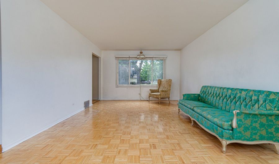 706 N Lawler Ave, Addison, IL 60101 - 6 Beds, 3 Bath
