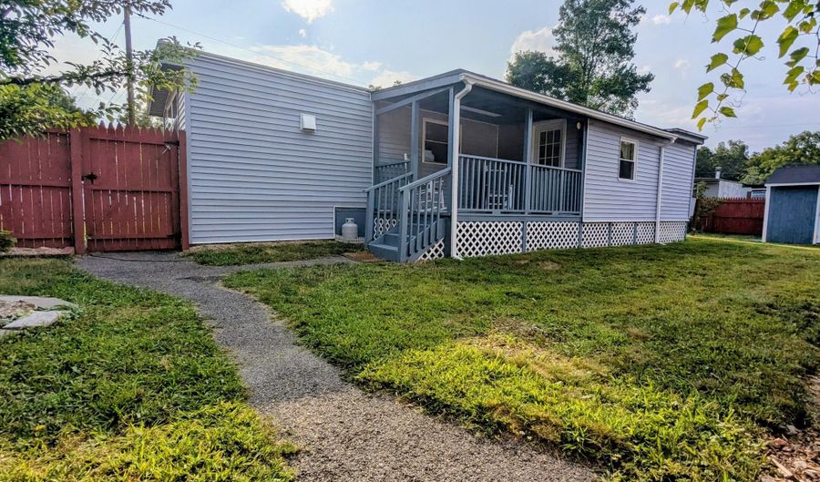 363 Mettacahonts Rd 5, Accord, NY 12404 - 2 Beds, 1 Bath