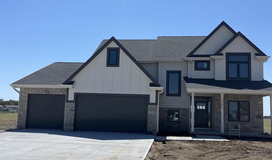 2207 N 22nd Cir, Ashland, NE 68003 - 5 Beds, 5 Bath