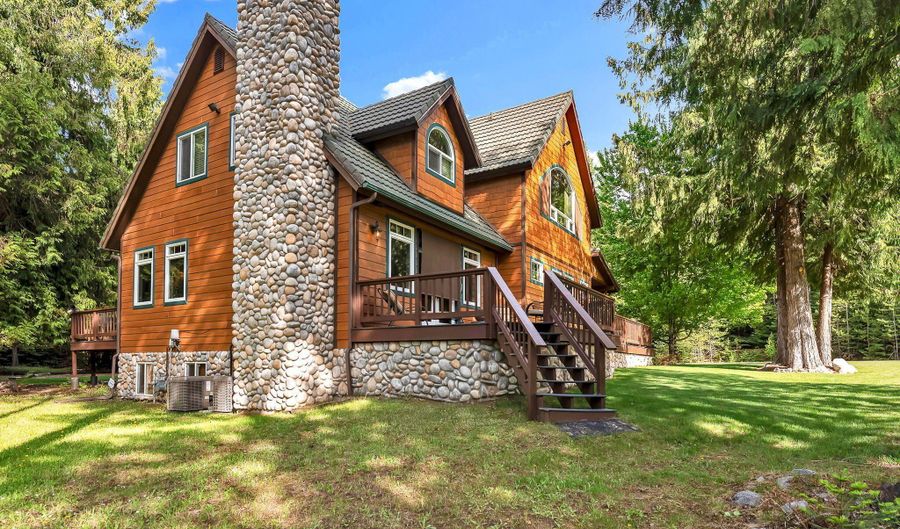 1201 Paradise Valley Rd, Bonners Ferry, ID 83805 - 4 Beds, 4 Bath