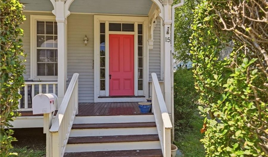 15 Ayrault St, Newport, RI 02840 - 6 Beds, 5 Bath