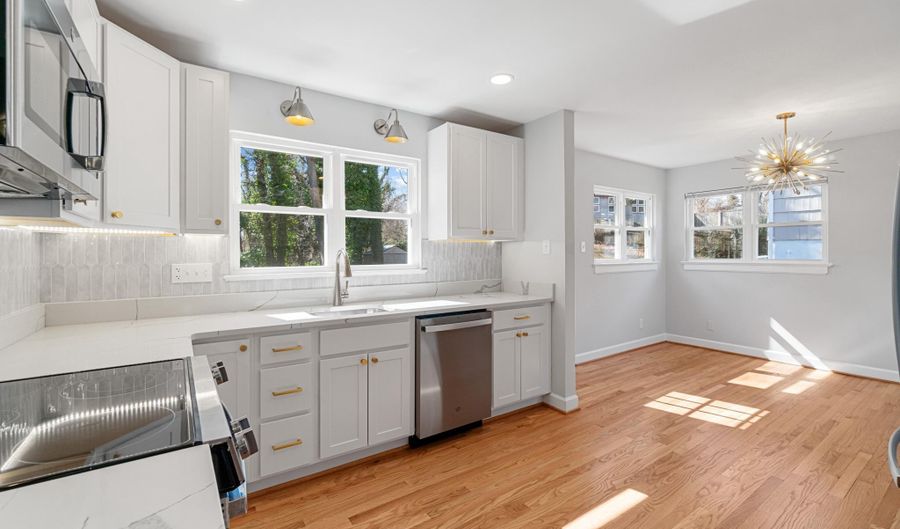 739 WARREN Dr, Annapolis, MD 21403 - 3 Beds, 2 Bath