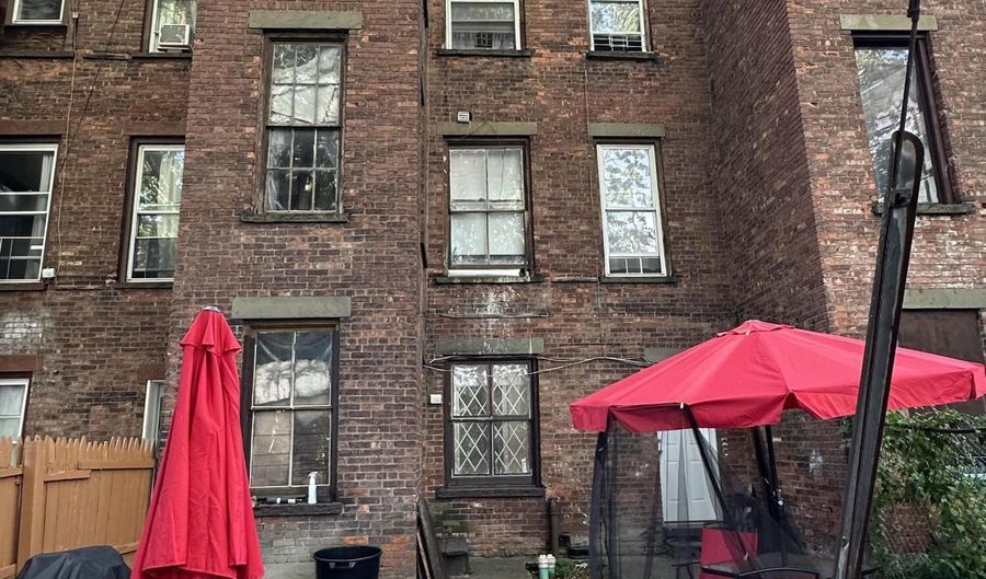 116 Lark St, Albany, NY 12210 - 6 Beds, 3 Bath