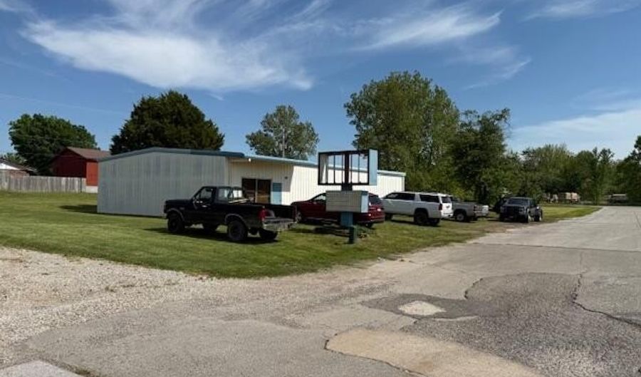 522 Sycamore Ave, Aurora, MO 65605 - 0 Beds, 1 Bath