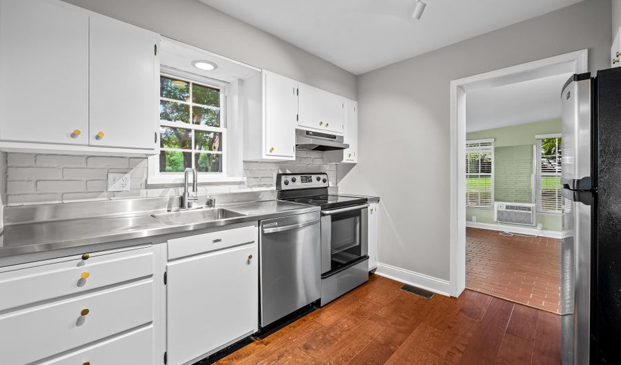 3805 BIDDISON Ln, Baltimore, MD 21206 - 2 Beds, 1 Bath