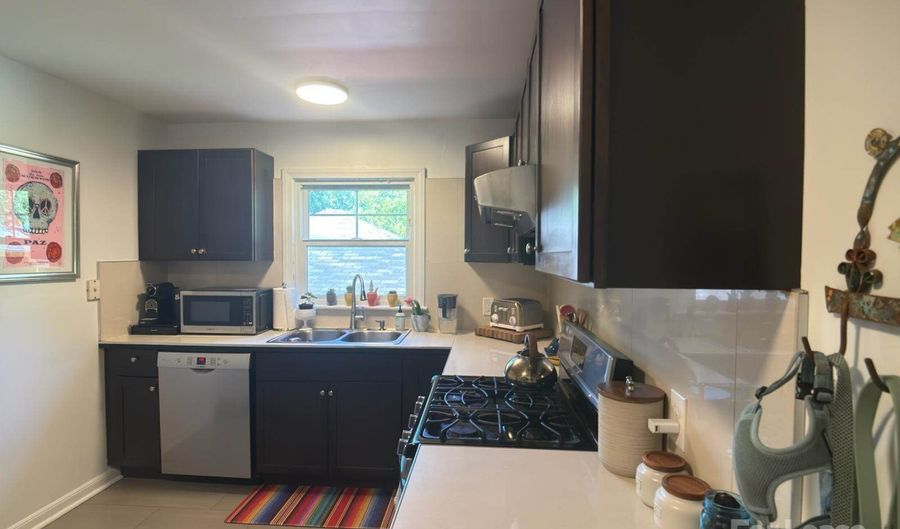 300 Charlotte St, Asheville, NC 28801 - 2 Beds, 1 Bath